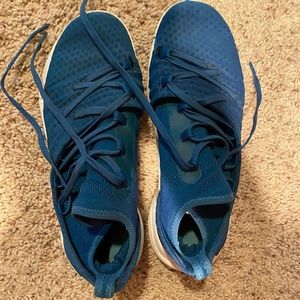 under Armour boys shoes